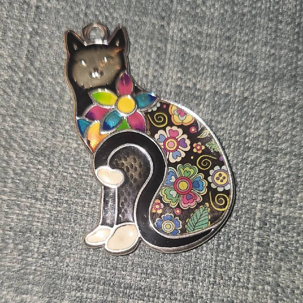 Intricate Floral Enamaled Cat Pendant